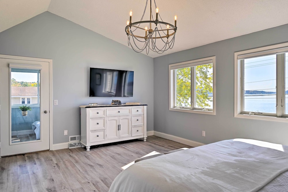 Saratoga Springs Vacations - Charming Saratoga Lake Retreat w/ Dock Access - Property Image 21