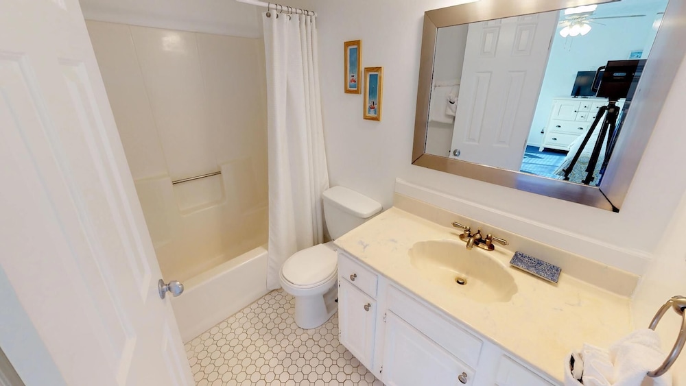 1603 Lovell Avenue Manor by Tybee Vacation Rentals