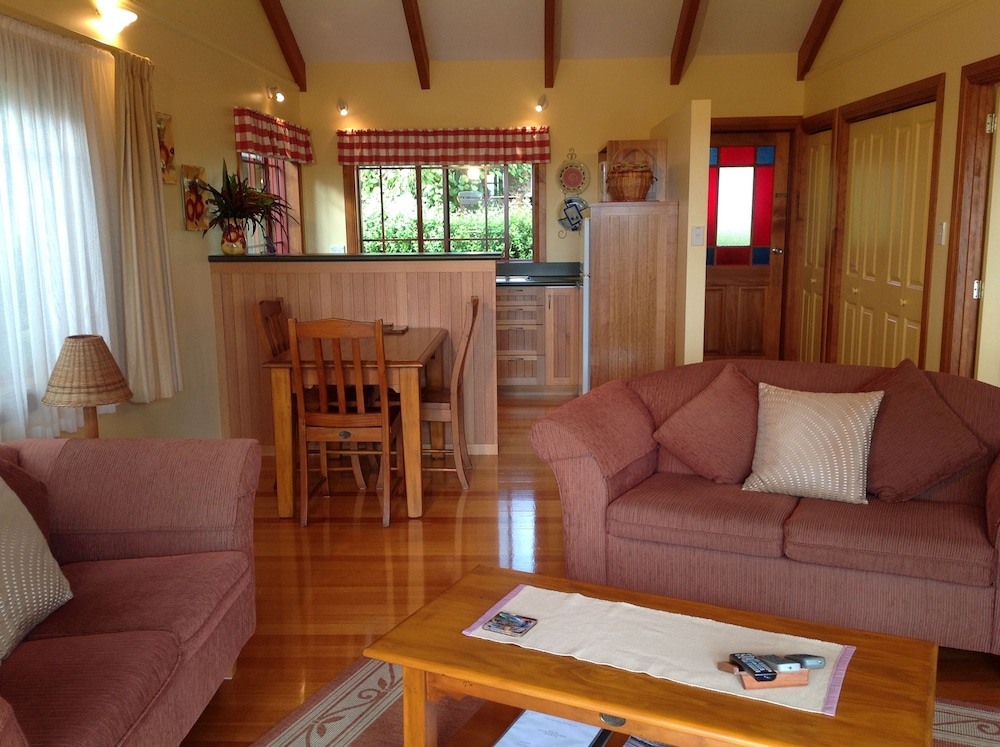 Jacaranda Park Holiday Cottages