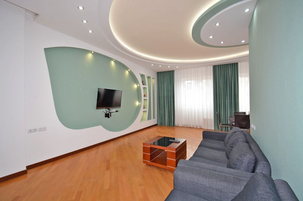 Apartments by Luxe Group DI64