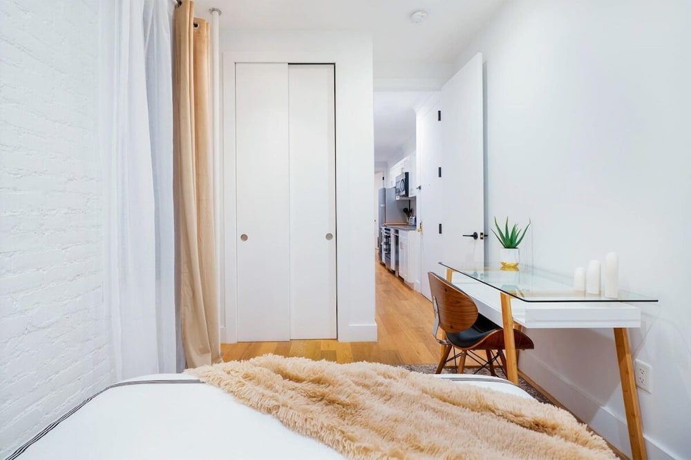 1290-7 New Renovated 2 Bedrooms in UES