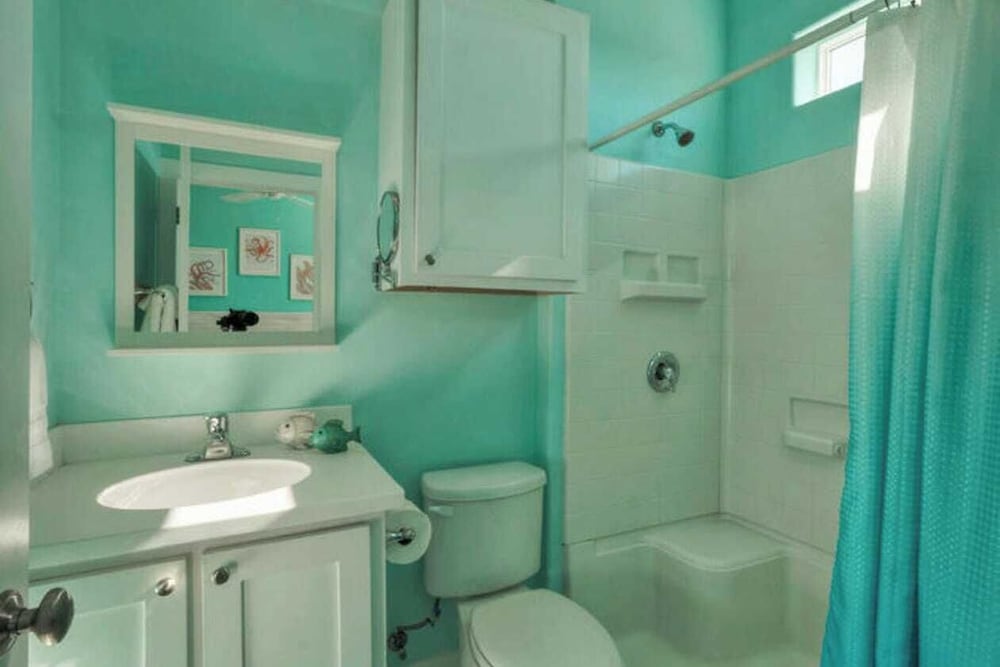 Sleeps 24, 2 Homes 2blocks to the Beach, Pool, Game Room, Patio w/ Outdoor Bar