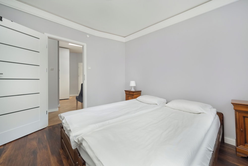 Wroclaw Center Apartment by Renters