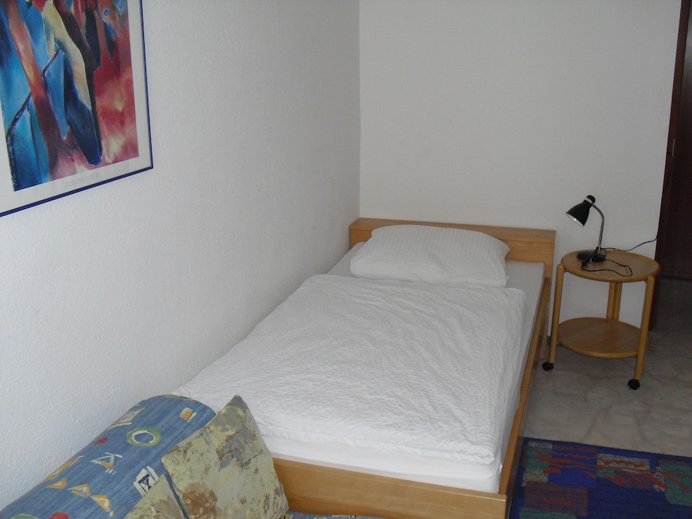 Photo 33