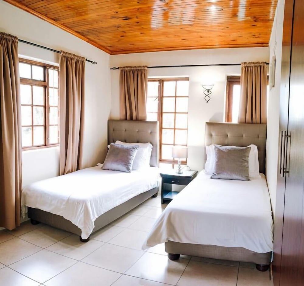 Kingfisher Hollow Exclusive Guest House