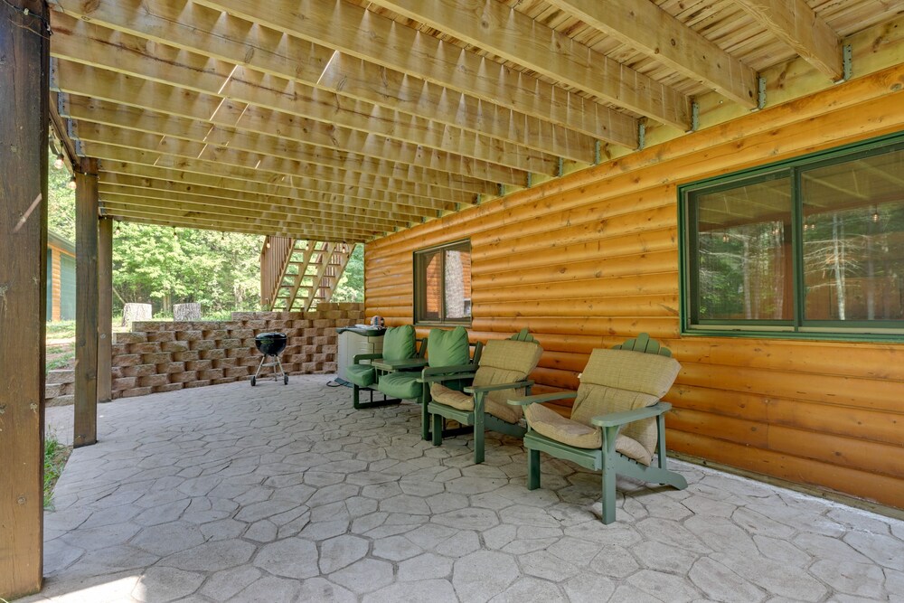 Cozy Arkdale Wood Cabin Near Petenwell Lake! view 4