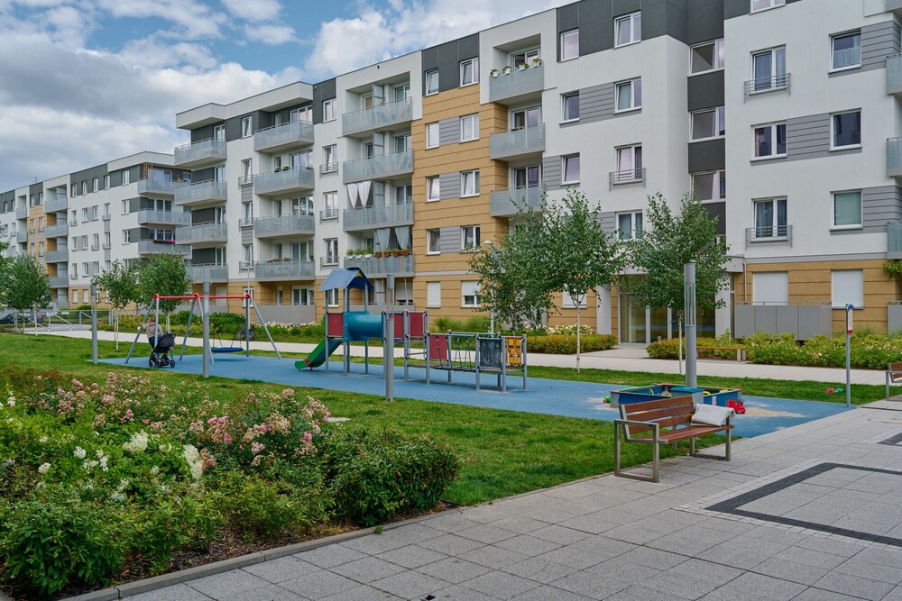 Spacious Apartment by Renters view 3
