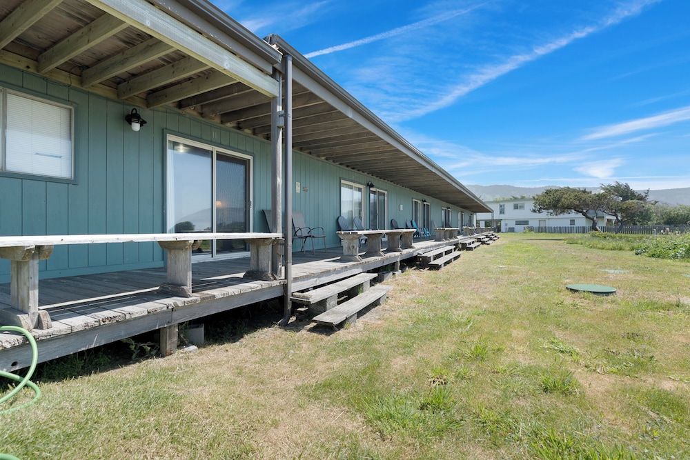 Crescent Beach Motel