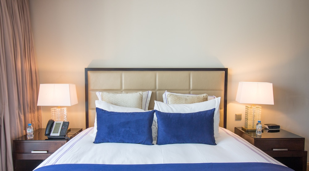 Dream Inn Apartments- Address Marina