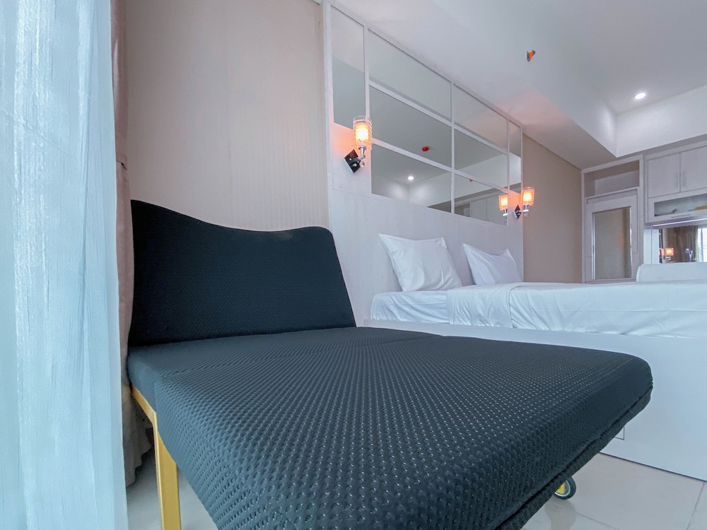 Simply Studio Apartment Tamansari La Grande