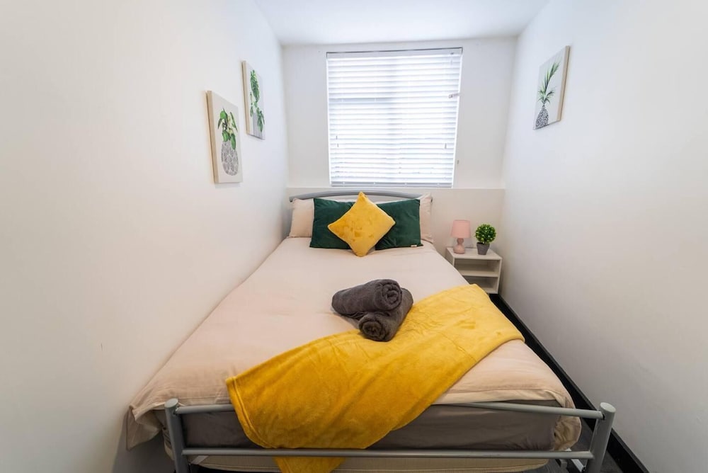 Large Studio Available on First Floor! view 4