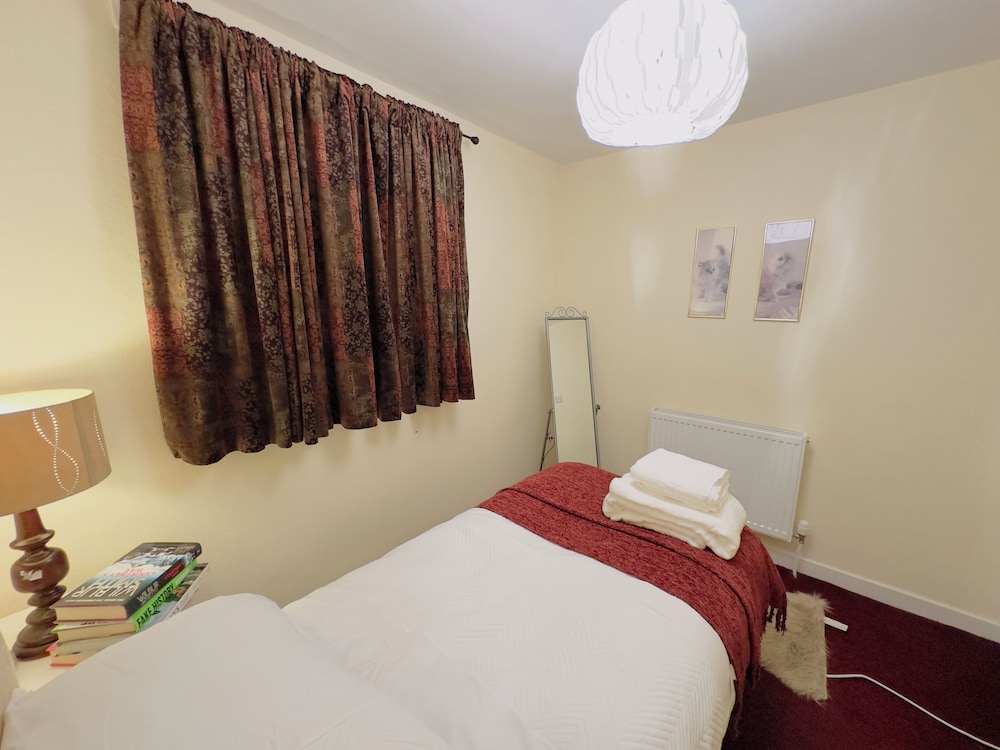 Elegant Escape in North Shields - Spacious 3 Bedroom House