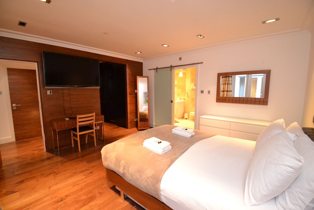 Luxury Hyde Park