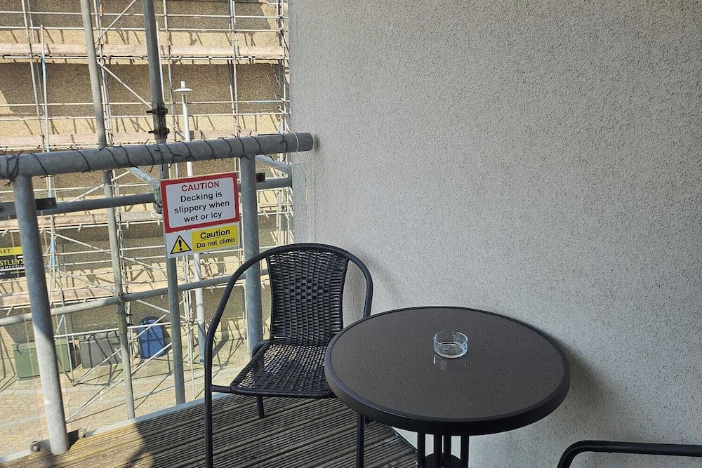 2 Bed Appt - City Centre - Private Balcony