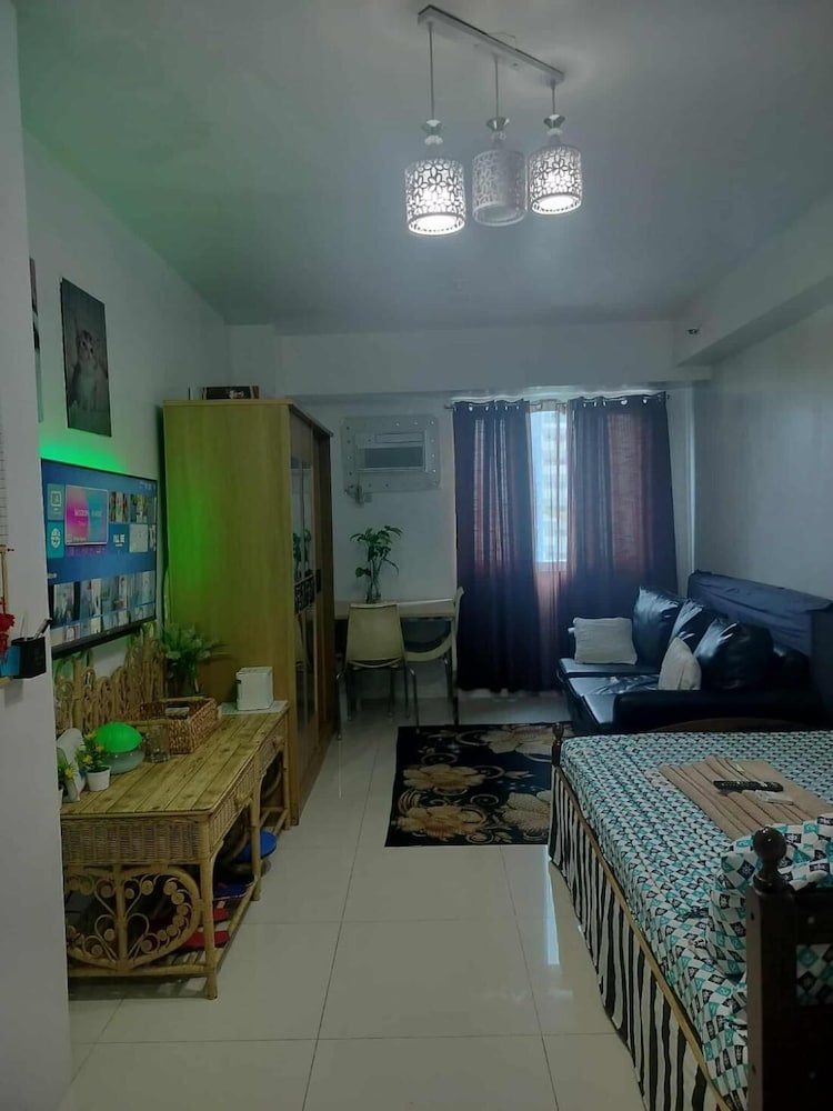 Luxurious Condo in Quezon City With Private Pool and City Views