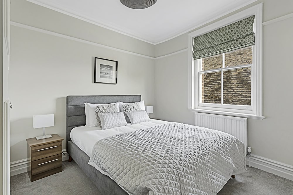 Host Stay Chestnut Close