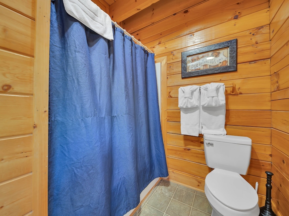 Ern860 - Cozy Bear Overlook 4 Bedroom Cabin