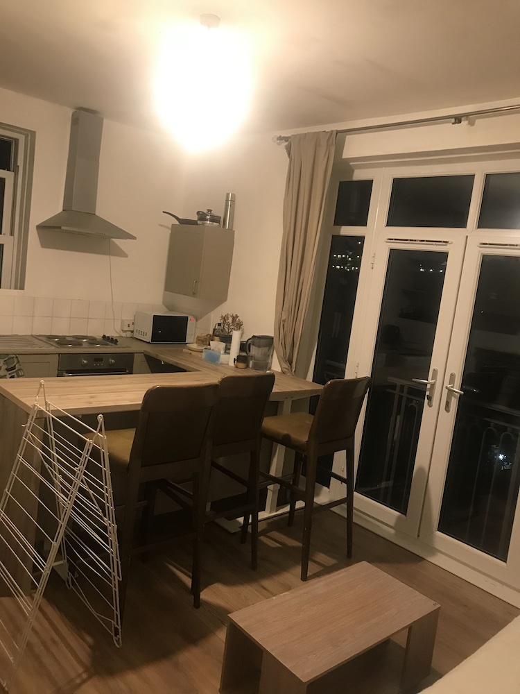 Charming 3-bed Flat in London