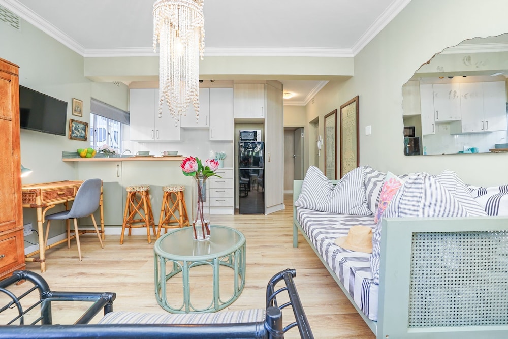 Mimosa Court