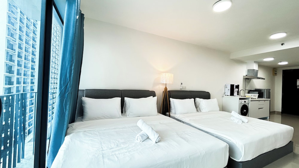 Trefoil by Manhattan Group