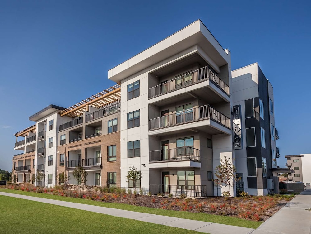 Cozysuites Stylish 4BR the heart of Nora