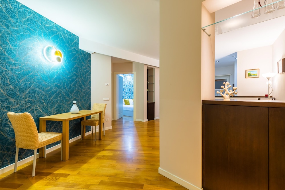 Stylish Apartment a Piazza Municipio by Wonderful Italy