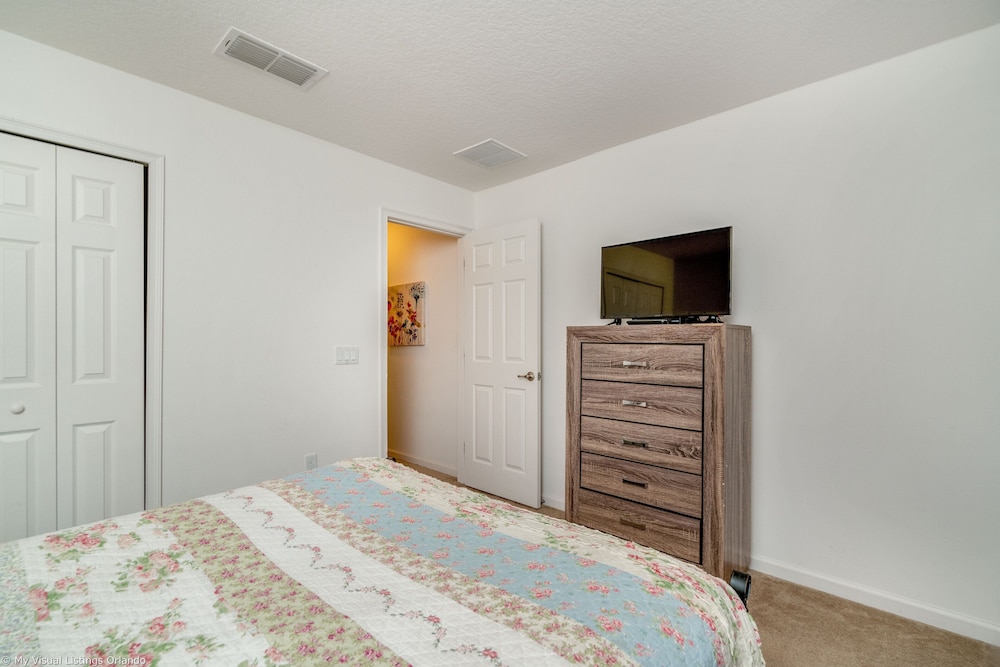 Family Villa Close to Lake, Near Disney - 6av390 view 4