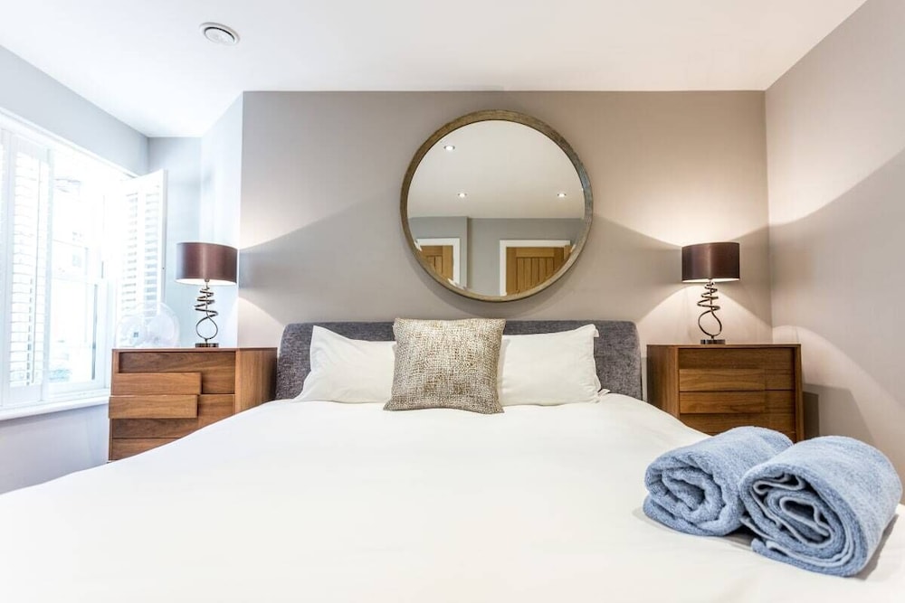The Sweet Mews - Big & Bright 4bdr Mews Home in Ideal Location