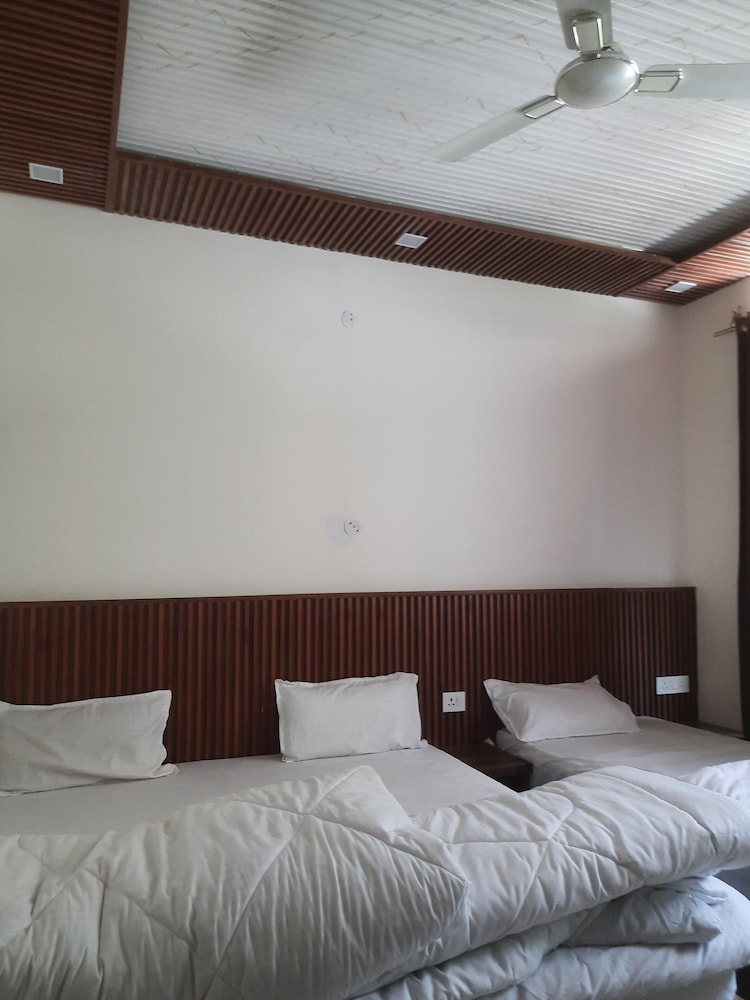 Hotel RRR
