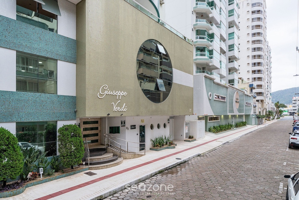 3rooms apt w Suite and bbc Close to Beaches Egv302