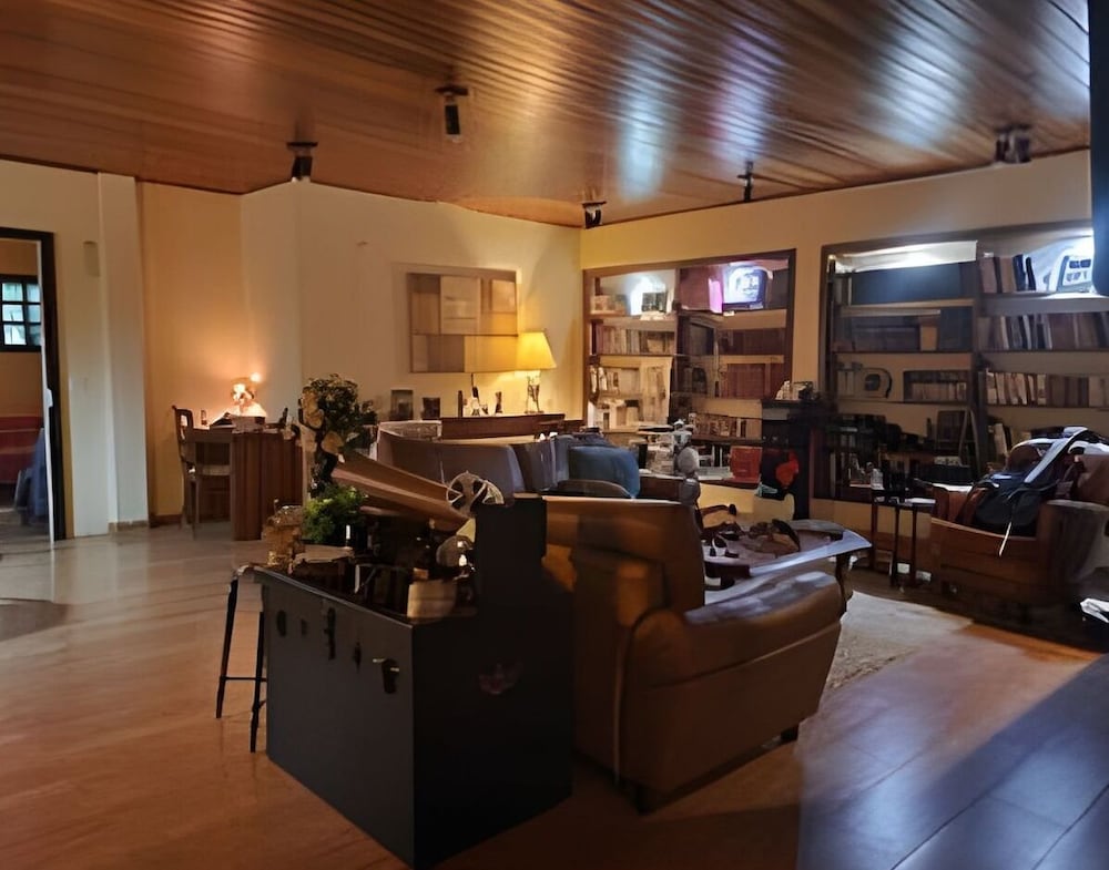 THE WRITERS HOUSE