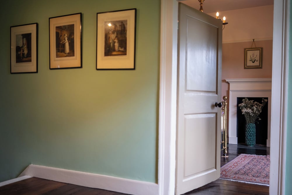 Stunning 4BD Home in Worcestershire
