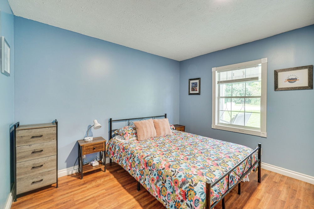 Hike, Fish & Ride: Pet-friendly Huntsville Home