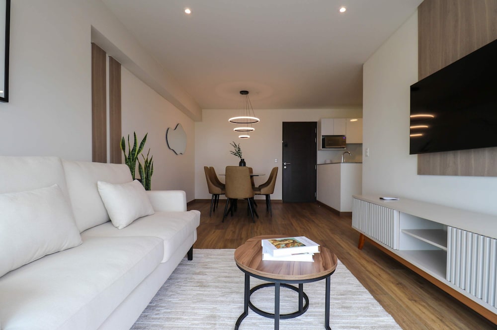 w Amazing 3BR w Balcony in San Isidro
