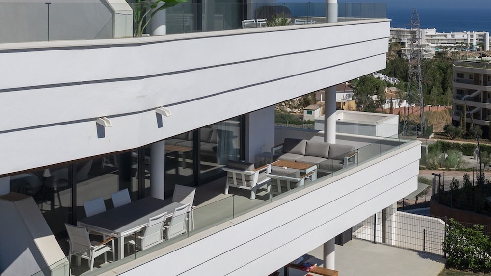 Exclusive 3-bedroom Apartment in Higueron