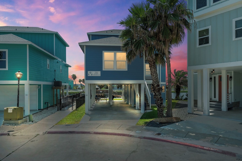 Chancla - Pet Friendly! Community Pool!