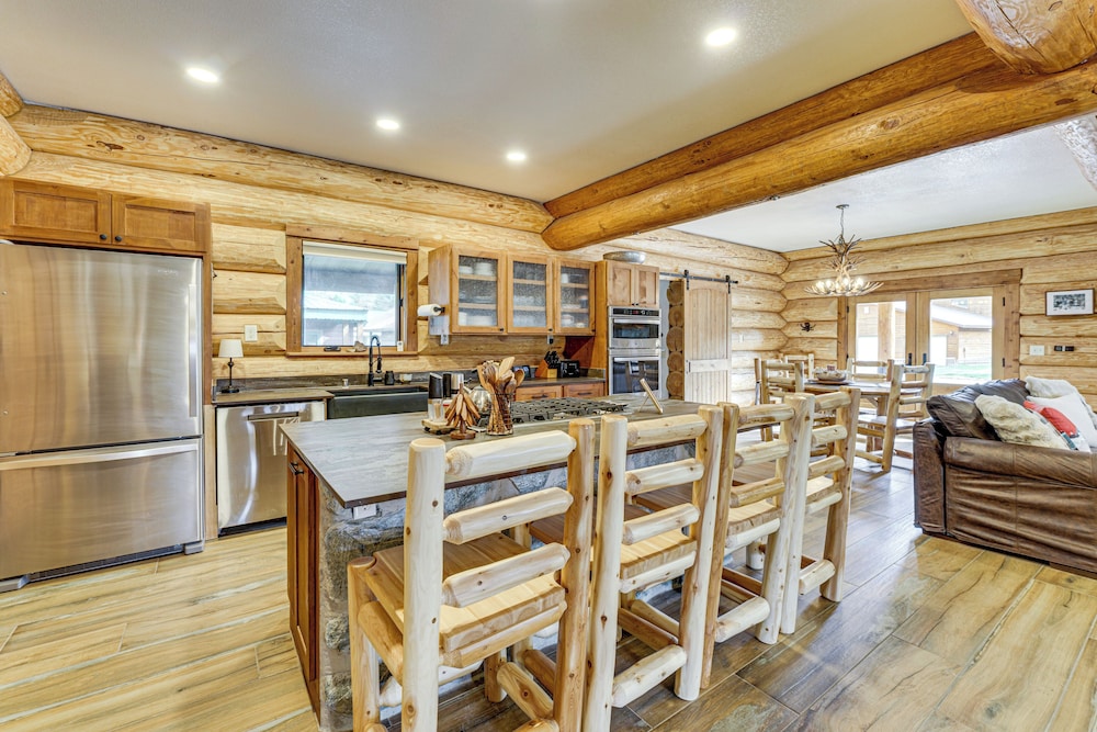 Cabin 3/4 Mi to Red River Ski & Summer Area