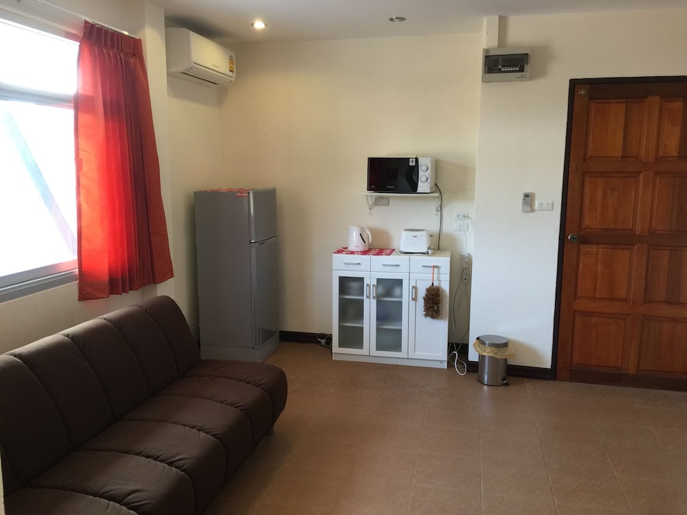 Thai Mueang Vacations - Merlin Plaza Apartments - Property Image 12