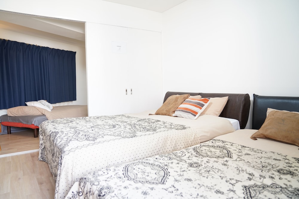 Metro Daikoku Apartment