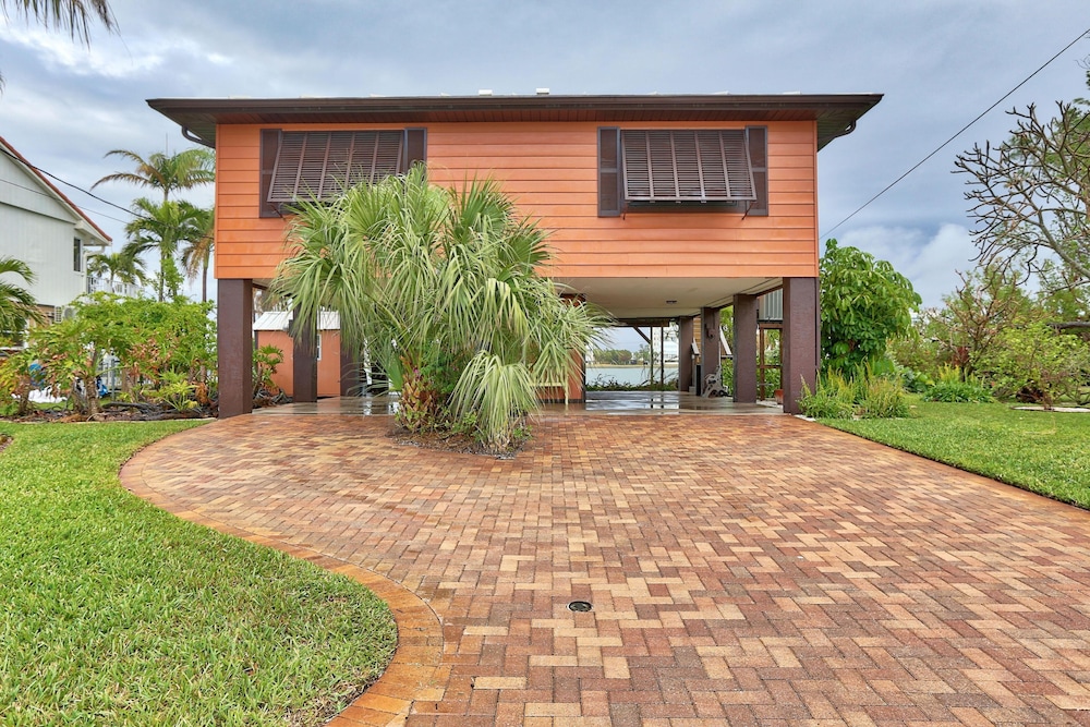 Paradise Along Boca Ciega Bay