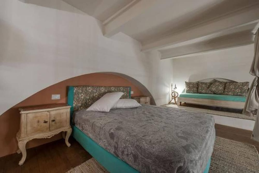 Shabby Loft In Colosseum