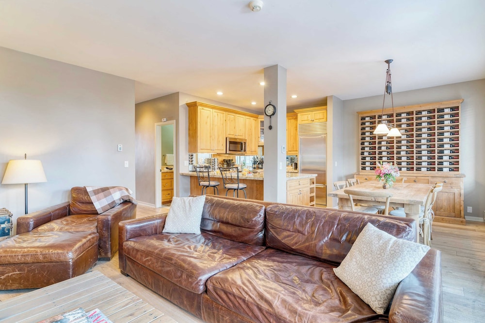 Sunvail by Avantstay 10min Walk to Ski Lifts!