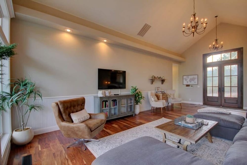 Jacksonville Mountain Retreat