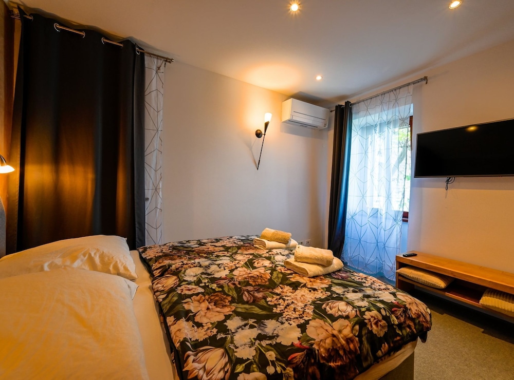 Seaside Escape Rovinj Old Town Apartment