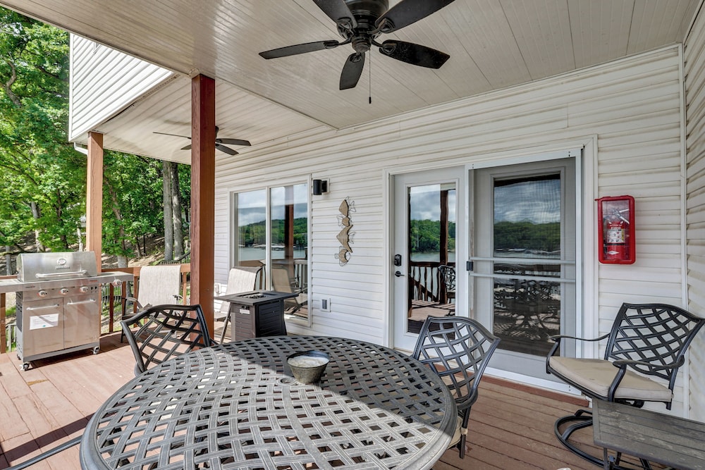 Boat Dock & Slip Access: Lake of the Ozarks Gem