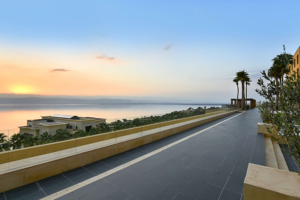 Kempinski Hotel Ishtar Dead Sea 240
