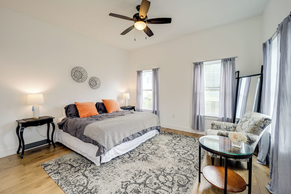 Queen City Charm Near University & Hospitals!