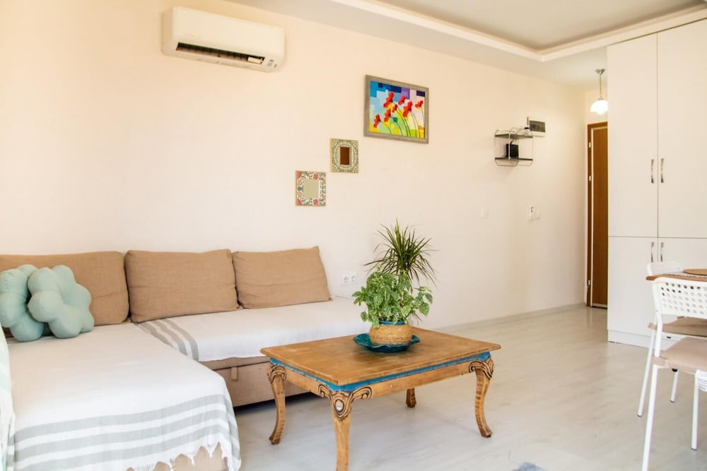 Charming House Close to Beach in Cesme view 3