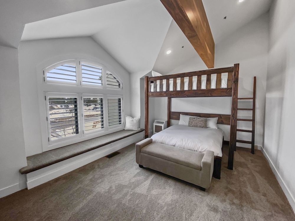 1208 Stonebridge Secret! Deer Valley Escape With Hot Tub! 4 Bedroom Townhouse by RedAwning view 4