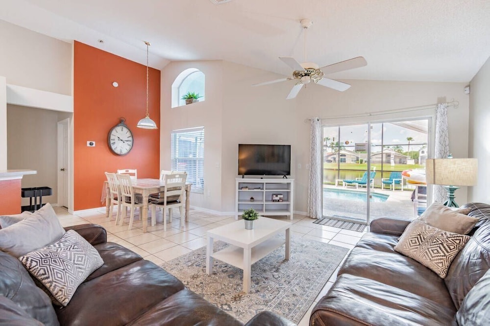 4BR Lake Berkley Home w/ Private Pool